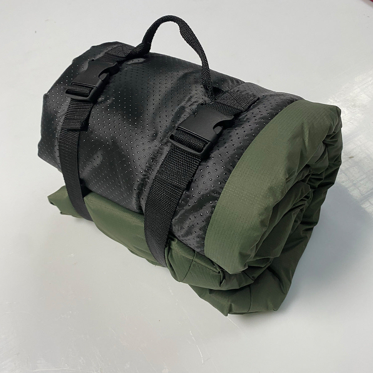 Pawvero CampBed – Wasserdichte Outdoor-Hundematte faltbar und tragbar für Hunde